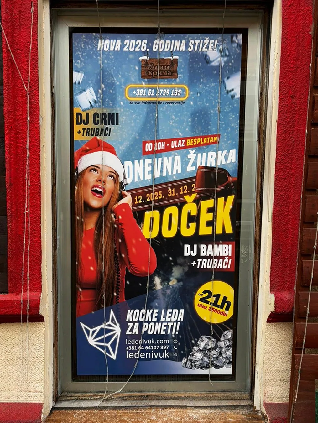 Grafički dizajn reklamnog materijala velikog formata – Tapete za vrata i prozor